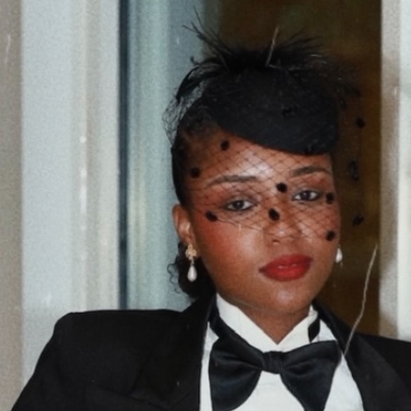 Fascinator hat - Picture 2 of 2